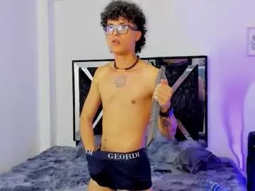 View complete scene titled Gay sex chat with eliasferragamo