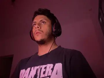 Enjoy watching the hardcore scene of Gay sex chat with caiobraga1