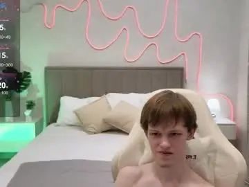 View complete scene of Gay sex chat with fakeangel87