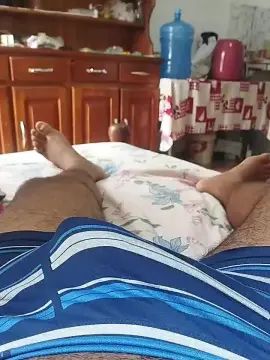 Play the HD movie called Gay sex chat with CaraSimples69