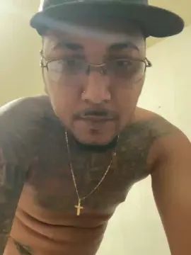 Play this uncensored clip named Gay sex chat with willyams4
