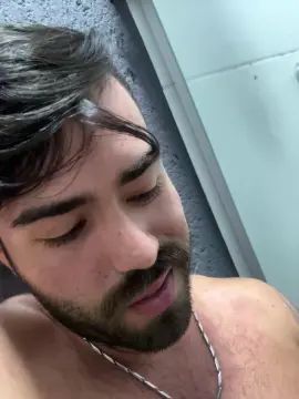 Watch full movie of Gay sex chat with Vilengo23