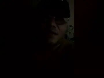 View complete video of Gay sex chat with luisin_noyola
