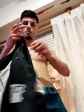 View the uncensored movie called Gay sex chat with chulodelghetto1