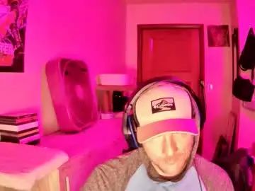 Play this complete video of Gay sex chat with kheezygg