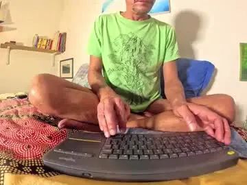 Play the uncut video called Gay sex chat with petiteprince_