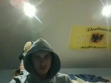 Stream the complete scene named Gay sex chat with larscivin