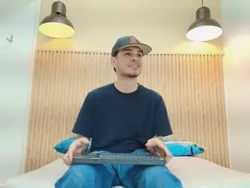Play the HD scene of Gay sex chat with im_bull