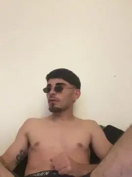 Stream the full clip called Gay sex chat with SoyGabi_Virtual