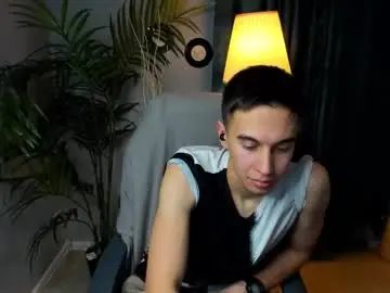 View HD movie called Gay sex chat with markkullen