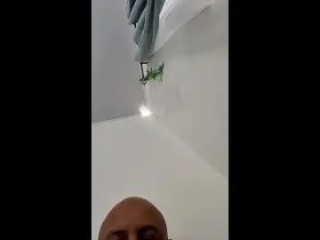 Enjoy watching complete video named Gay sex chat with luis07cv