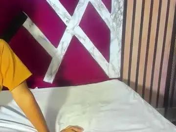 Play this HD video called Gay sex chat with threesinss