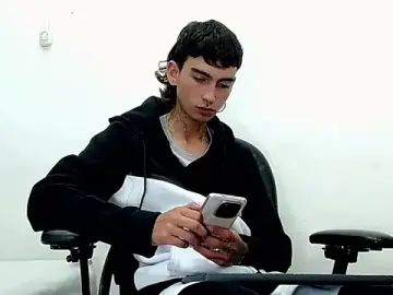 Stream the HD scene of Gay sex chat with ttimy_x_boy