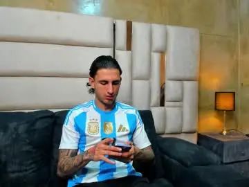 Enjoy watching the full video called Gay sex chat with koose_bakker