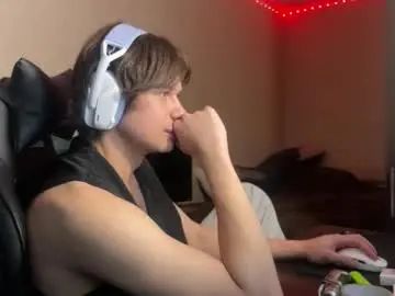 View the complete scene of Gay sex chat with arni_18
