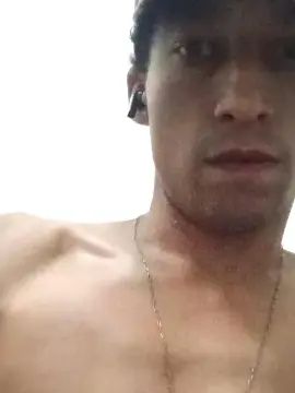 Enjoy watching the complete clip of Gay sex chat with Mauricio96sexy
