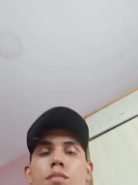 Stream this HD movie named Gay sex chat with _dadybig_