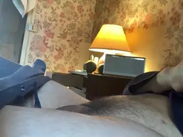 Play this full movie of Gay sex chat with adamparis