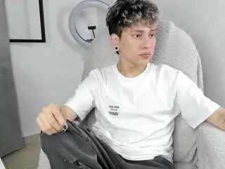 Play complete movie named Gay sex chat with nicobonito