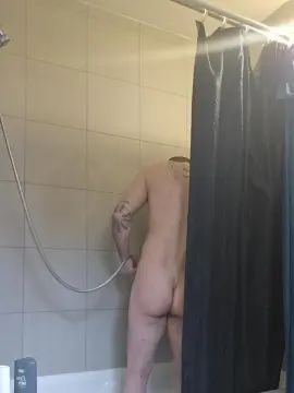 Play the complete scene named Gay sex chat with Curieuxsuck