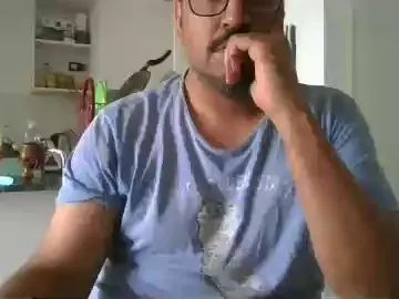 Stream this complete video named Gay sex chat with maxicmm85