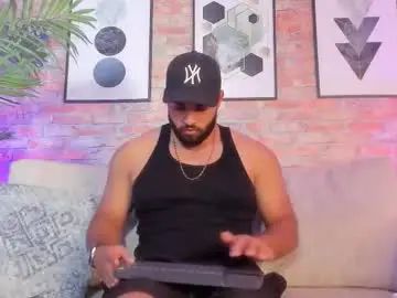 Enjoy watching the hardcore scene of Gay sex chat with chris_varden