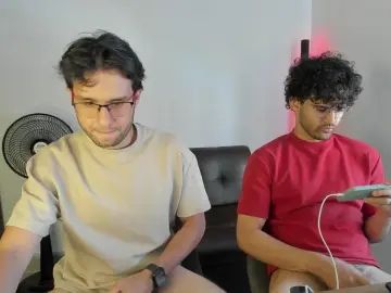 Play the full scene titled Gay sex chat with andrewchris_