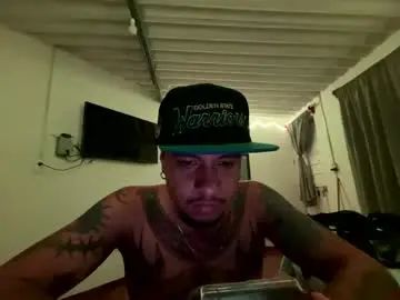 Play this hardcore movie of Gay sex chat with papi_de_canela