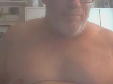 Watch the uncensored scene of Gay sex chat with Irish4444