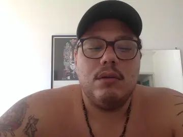 Enjoy watching the complete clip titled Gay sex chat with ursoroludxxx