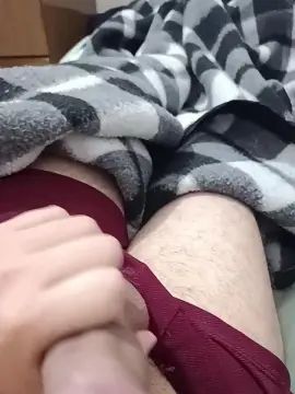 Play this complete scene titled Gay sex chat with Moreno26mm