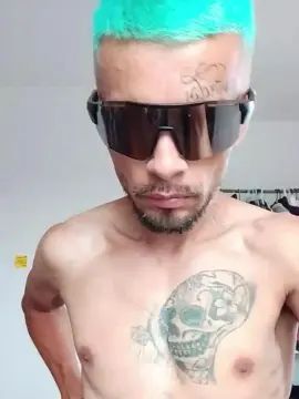 Watch the uncut video called Gay sex chat with green244