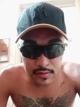 Stream the HD video named Gay sex chat with Lealq
