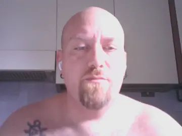 View uncut video of Gay sex chat with Sensee85