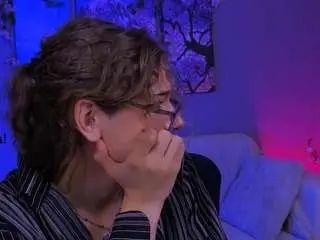 Play the uncensored scene called Gay sex chat with kim-roys
