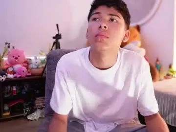 Play the full scene titled Gay sex chat with freddy_lax_