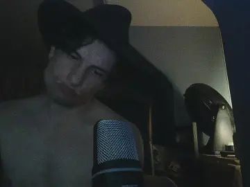 Stream full scene called Gay sex chat with 44Alexthebard44