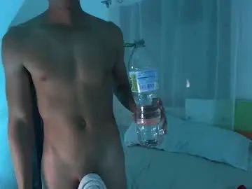 Stream the complete clip titled Gay sex chat with maximofx_