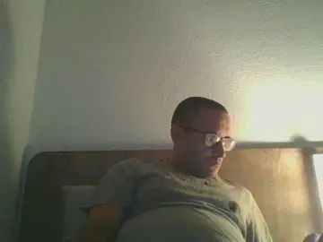 Watch full clip of Gay sex chat with kd061