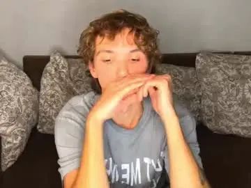 View the HD clip of Gay sex chat with xavier_200