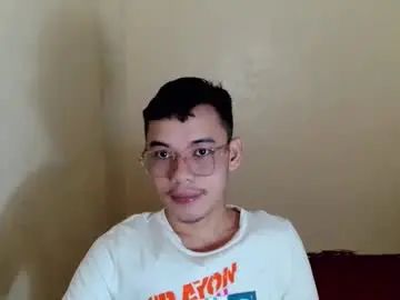 Watch uncut video titled Gay sex chat with floriankeirxx_