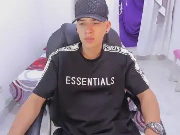 View this complete clip named Gay sex chat with MaxThomson_Boy
