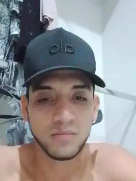 View HD clip titled Gay sex chat with mquinade4