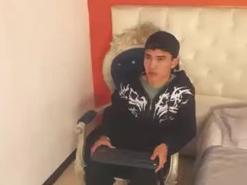 Stream this uncensored video called Gay sex chat with jhei_king