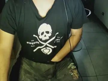 View this uncensored video called Gay sex chat with frankit0_