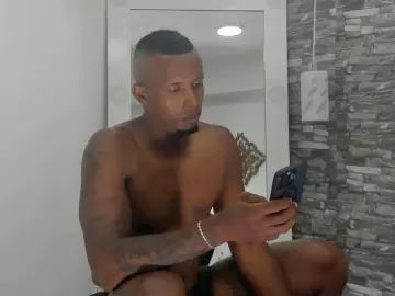 View uncut scene of Gay sex chat with Evans_Jhones