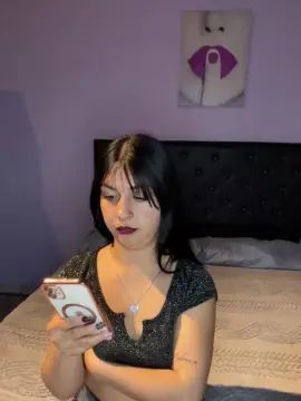 Play this complete scene called Gay sex chat with Petisa__putita