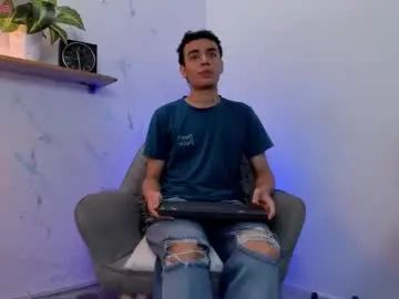 Enjoy watching full video of Gay sex chat with liam_ossa