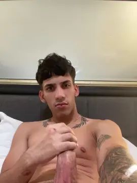 Play this uncensored video titled Gay sex chat with Bian06