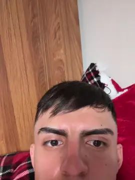 Watch this uncensored movie of Gay sex chat with danielh_xxxx